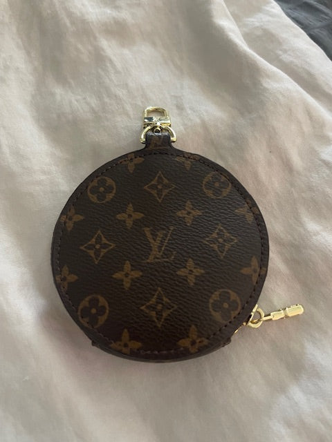 Luis Vuitton Round Coin Pouchette