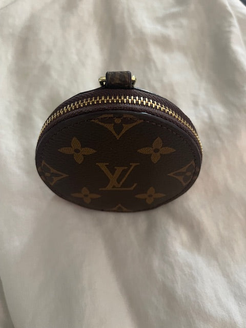 Luis Vuitton Round Coin Pouchette