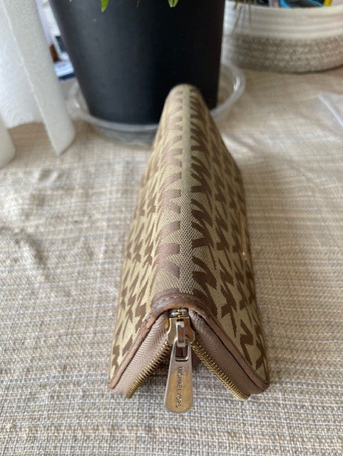 Michael Kors Zip Wallet